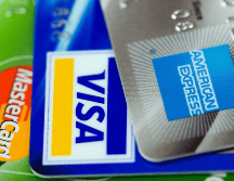 Hay tarjetas que incluyen seguro de accidente en viajes, protección de compras y una bonificación de hasta el 5% en compras realizadas en giros participantes. CANVA