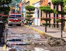 La tarde del hecho uno de los contenedores, con capacidad de 219 mil litros, salió disparado tras la explosión y cayó en un edificio de la Zona Centro de Tequila. EL INFORMADOR/A.NAVARRO