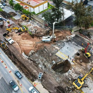 Otro socavón dificulta obras en López Mateos