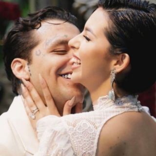 Ángela Aguilar modificó letra de 'Dime cómo quieres' durante su boda