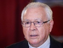 El Cardenal hizo un llamado a las autoridades para que se apresuren a reparar el socavón de la avenida Adolfo López Mateos y a revisar las medidas de seguridad de la vialidad para que no vuelvan a ocurrir estos derrumbes. EFE / H. Figueroa