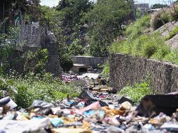 Los vecinos hacen un llamado para que mantengan limpio el canal. EL INFORMADOR / H. Figueroa