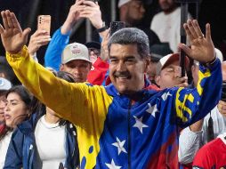 Según el primer boletín del Consejo Nacional Electoral (CNE), Maduro fue reelegido el domingo con el 51.2 por ciento de los votos. EFE/ Ronald Peña R.