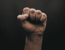 Hoy, al conmemorar esta fecha, unámonos en el esfuerzo por hacer del mundo un lugar más justo y seguro para todos. CANVA