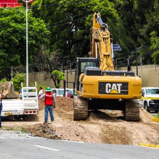 Avanzan obras en socavón de López Mateos