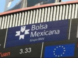 En la sesión, el peso se depreció un 0.97 % frente al dólar, al cotizar en 18.62 unidades por billete verde, tras valuarse en los 18.44 en la sesión previa, según datos del Banco de México. EFE / ARCHIVO