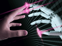 Linares Salgado alertó sobre la posibilidad de que la IA sustituya a los trabajadores humanos en empleos repetitivos o peligrosos. ESPECIAL