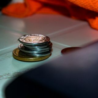 Peso suma seis sesiones a la baja; suma pérdida de 4.55 por ciento