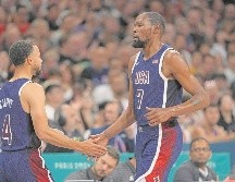 Estados Unidos espera grandes actuaciones de Stephen Curry y Kevin Durant para amarrar el pase a los cuartos de final. AFP/J. Garrabrant