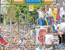 González Urrutia y Machado encabezaron las marchas. Ahora son buscados. EFE