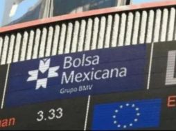 En la sesión, el peso se apreció un 0.64 % frente al dólar, al cotizar en 18.63 unidades por billete verde, tras valuarse en los 18.75 en la sesión previa, según datos del Banco de México. EFE / ARCHIVO