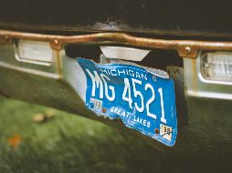 El proceso de reemplacamiento se organiza según el último dígito numérico de cada placa, lo que facilita la administración del trámite durante el segundo semestre del año. UNSPLASH/David Beale