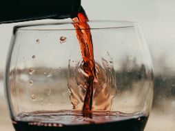 Se examinaron aspectos como su contenido neto, de alcohol, de metanol y extracto seco. UNSPLASH / I. Pavlyukovich