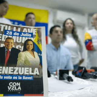 Edmundo González Urrutia dice seguir 'firme al lado del pueblo' de Venezuela