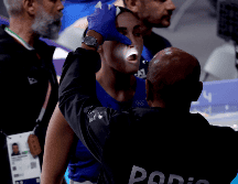 El combate entre la boxeadora italiana y la argelina de menos de un minuto ha desatado una ola de discusiones en redes sociales y en medios deportivos. EFE / EPA / YAHYA ARHAB