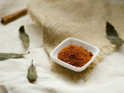 El plomo presente en la canela puede causar serios efectos adversos para la salud, especialmente con una exposición prolongada. ESPECIAL / Foto de Luísa Schetinger en Unsplash