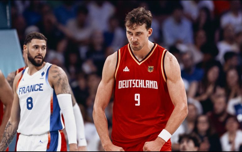 Franz Wagner (#9) aportó 26 puntos para el equipo alemán. EFE/A. Plavevski