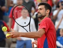 Djokovic (foto) es el hombre de mayor edad en una final de individuales de tenis olímpico; Alcaraz es el más joven. EFE / C. Blunberg