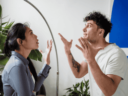 Es crucial tener en mente que estas son solo algunas de las indicaciones de una relación tóxica, y cada caso es distinto.