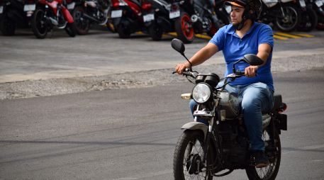 el director del Consejo Estatal para la Prevención de Accidentes (Cepaj), José Parra Sandoval, menciona que 67% de los motociclistas no portan el casco certificado en Guadalajara. EL INFORMADOR / ARCHIVO