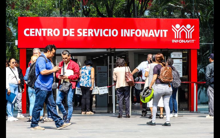 El jueves pasado el ahora exdelegado del Infonavit en Jalisco, Ramón Gómez, y otros directivos dejaron de manera sorpresiva las oficinas del organismo ubicado en Juan Palomar y Arias en la Colonia Vallarta San Jorge. EL INFORMADOR / A. Navarro