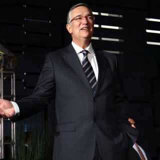 Salinas Pliego presume su ganancia por depreciación del superpeso