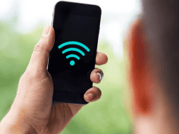 Las redes Wi-Fi abiertas facilitan el acceso a redes sociales y otras páginas web. ESPECIAL/FREEPIK