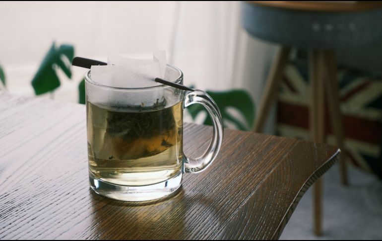 Las hojas de mentas, usadas regularmente para infusiones y té, también tiene propiedades muy beneficiosas para la salud humana y que no conocías. UNSPLASH/ Minku Kang
