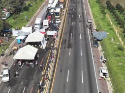 La protesta se realiza exigiendo el pago de unas tierras que aseguran les fueron expropiadas para la construcción de la autopista Arco Norte. X/ @GN_Carreteras.