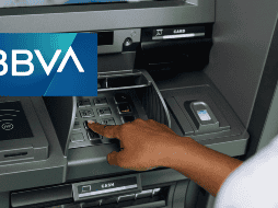 Los cajeros automáticos permiten realizar transferencias entre cuentas propias y de terceros de cheques o ahorro BBVA, con los depósitos aplicándose el mismo día si se efectúan antes de las 21:00 horas. BBVA UNSPLASH/Ali Mkumbwa