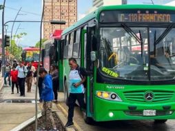 La mañana de este jueves, transportistas plantearon la posibilidad de incrementar el costo del pasaje debido a que consideraron que ya no es sostenible para la economía de las empresas que prestan el servicio. EL INFORMADOR / ARCHIVO