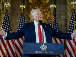 El candidato demócrata demeritó la inteligencia de su rival, tras proponer que sean tres debates en septiembre. AP