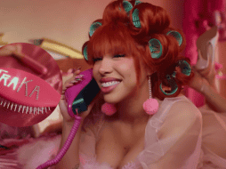 Yeri Mua, “La Bratz Jarocha”, se ha hecho tendencia por su tema “Traka”, pero también por presuntamente parodiar a Bellakath en el videoclip musical. YOUTUBE/ Yeri Mua