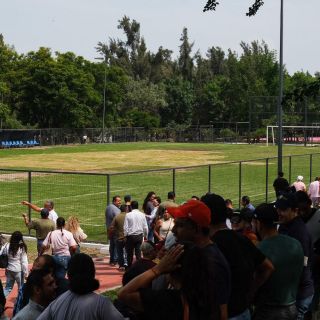 Entregan cancha y pista del Parque Luis Quintanar