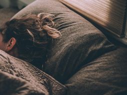 Despertarse en mitad de la noche, especialmente alrededor de las tres o cuatro de la mañana, es un problema que afecta a muchas personas y puede convertirse en una fuente de estrés y frustración. Unsplash.