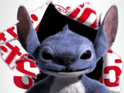 La apariencia peluda y azul del querido Stitch emocionó a todos los fans durante la Expo D23. ESPECIAL / 