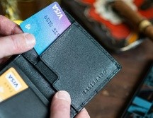 Evitar retrasos en los pagos es uno de los factores más importantes que influyen en la puntuación crediticia.  ESPECIAL/ Foto de Emil Kalibradov en Unsplash