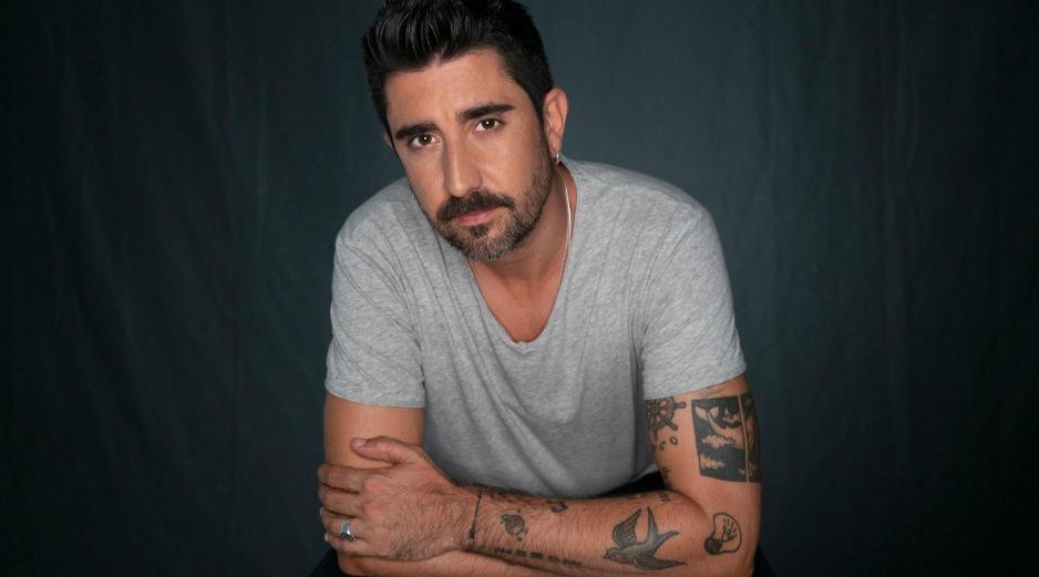 No dejes pasar esta oportunidad de ver a Alex Ubago en vivo celebrando sus 20 años de carrera, la cual promete ser una experiencia llena de momentos inolvidables y emociones a flor de piel. CORTESÍA