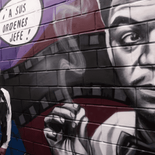 Desvelan mural en homenaje a Cantinflas en su histórica vecindad natal