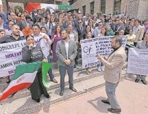 Magistrados y Jueces se manifestaron en las escalinatas del Congreso de la Unión ayer. EL UNIVERSAL