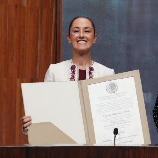 Tribunal entrega constancia a Sheinbaum
