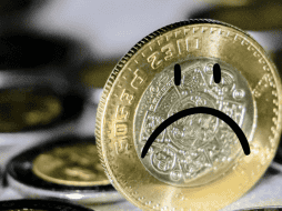 El peso mexicano tuvo una ligera disminución del 0.07% en comparación con los 18.64 pesos de la sesión anterior. Canva