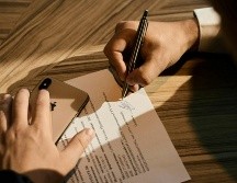 Podrías estar renunciando a tu derecho a demandar al aceptar los términos y condiciones de Disney y otras empresas más. ESPECIAL / Unsplash Signature Pro