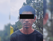 Los uniformados encontraron al sujeto de 27 años y luego de realizar la inspección de seguridad, le fueron asegurados los tres envoltorios y la pipa referidos. CORTESÍA/ Policía de Zapopan.