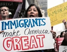 A partir de este día comenzará un plan en el que migrantes casados o con hijos en ese país podrán regularizar su estadía. AFP