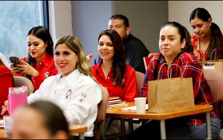 La capacitación se logró por el esfuerzo del PRI Jalisco, quien se acercó a el Tecnológico de Monterrey, e hicieron un esfuerzo en conjunto con El Instituto Reyes Heroles (IRH), el Organismo de Mujeres Priistas (ONMPRI) y la Coordinación Estatal de Regidores Priistas. CORTESÍA.