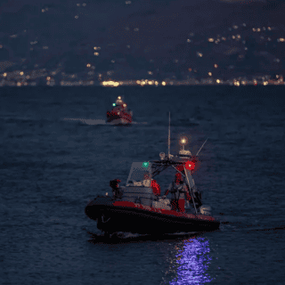 Habla el capitán que rescató a 15 personas tras hundirse el yate en Sicilia