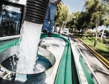 El Sacmex, en coordinación con la alcaldía Gustavo A. Madero, implementará un operativo emergente de suministro de agua potable a través de pipas gratuitas. SUN/Archivo