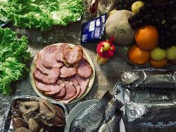 La combinación de una dieta equilibrada con una adecuada fotoprotección y el uso de productos adecuados puede ser clave para mantener una piel sana y libre de manchas. Foto de Joemer Torres en Unsplash