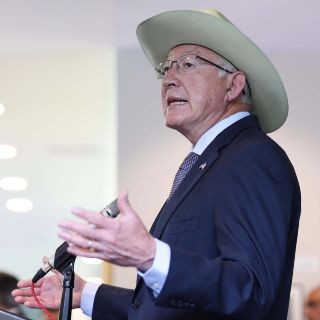 Ken Salazar, embajador de EU, se pronuncia en contra de la reforma judicial